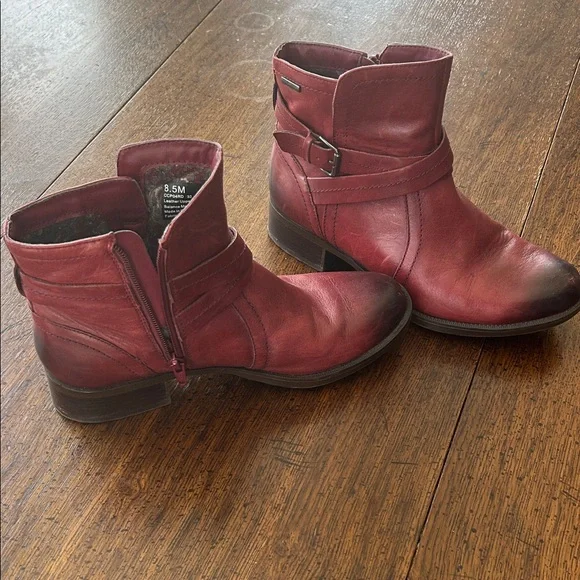 Rockport Burgundy Leather Ankle EUC Booties  Size 8.5 Med Hydro Shield - Picture 2 of 6